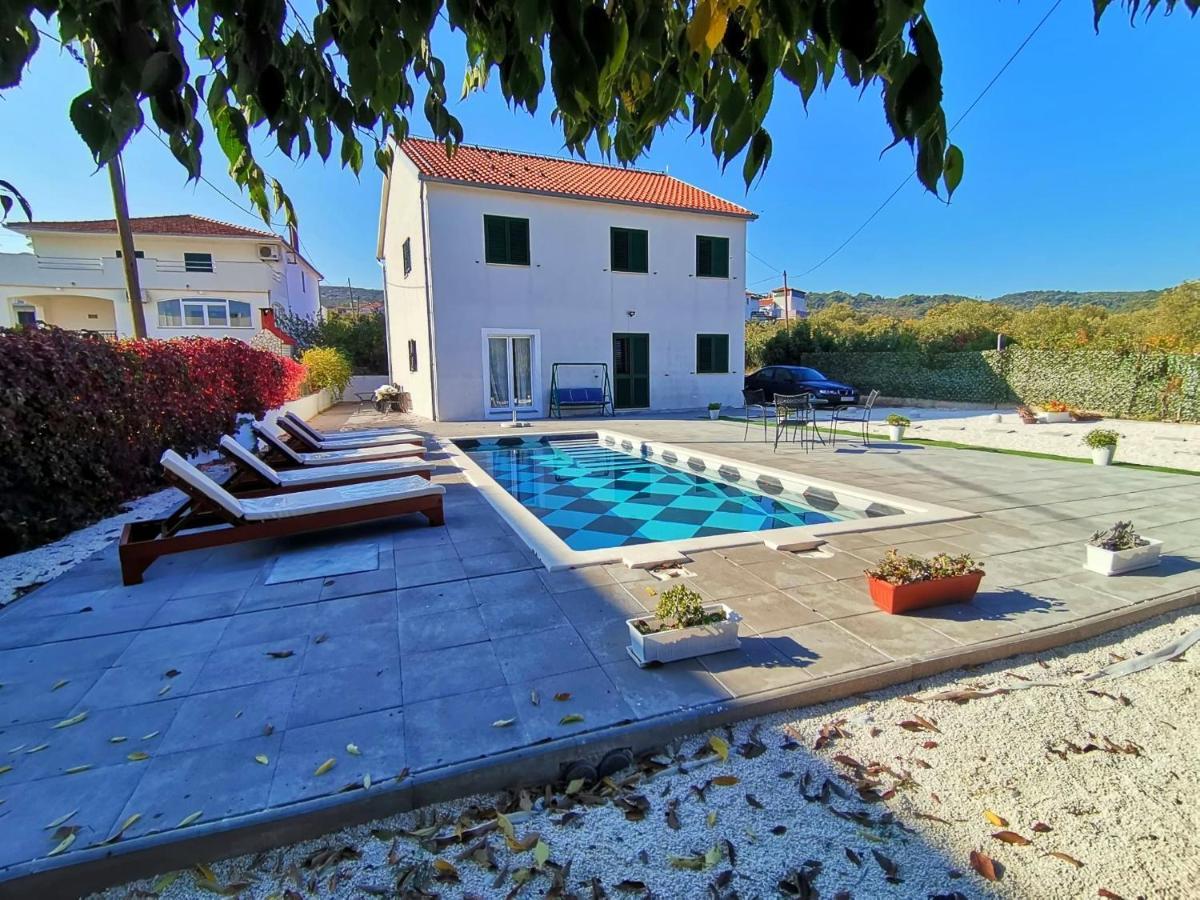 Holiday Home Nino With Amazing Swimming Pool Slatine Ngoại thất bức ảnh