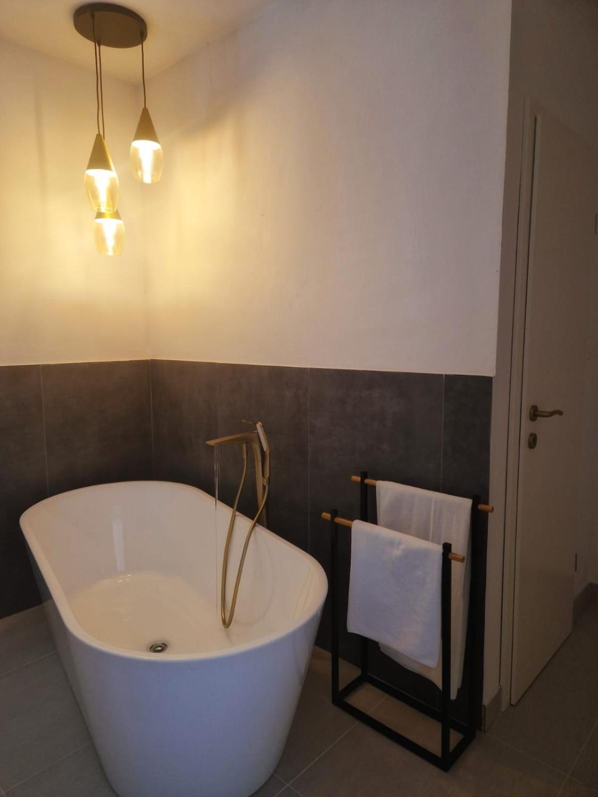 Holiday Home Nino With Amazing Swimming Pool Slatine Ngoại thất bức ảnh